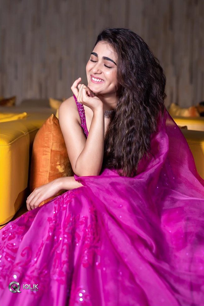 Shalini-Pandey